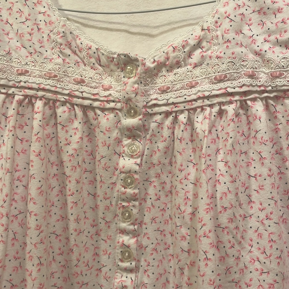 Beautiful 100% cotton nightgown! 💗 - Picture 2 of 5